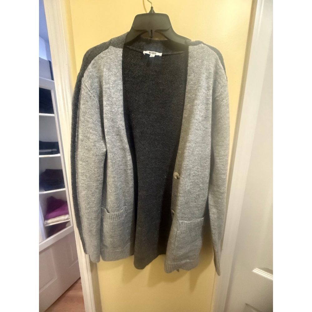 Women's BB Dakota Cardigan Size L Gray